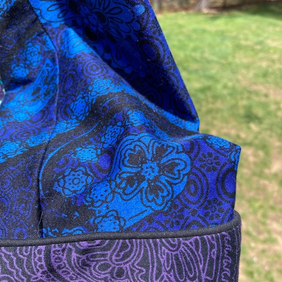 Symmetrical paisley front blue/green jewel tone jacket size 8P - Picture 4 of 6